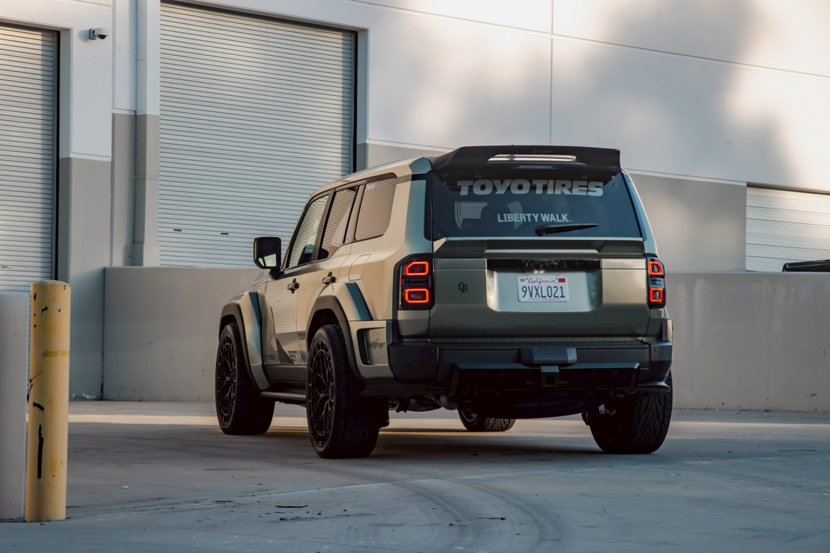 SMALL_LB-WORKS-TOYOTA-LAND-CRUISER-25000022